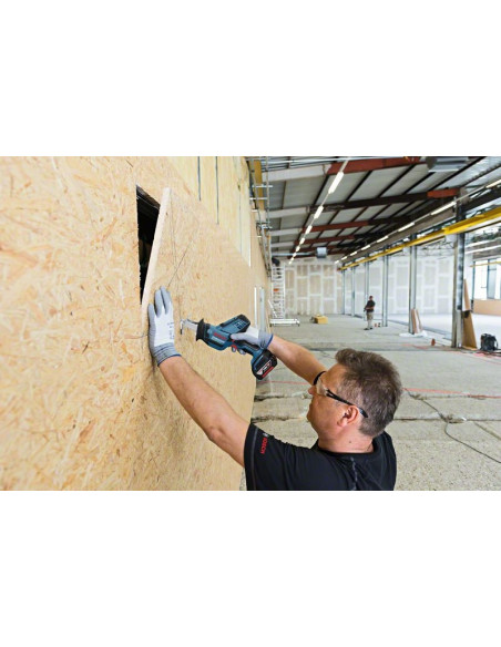 Sierra sable de batería BOSCH GSA 18.0 V-LI C (Sin batería ni cargador)