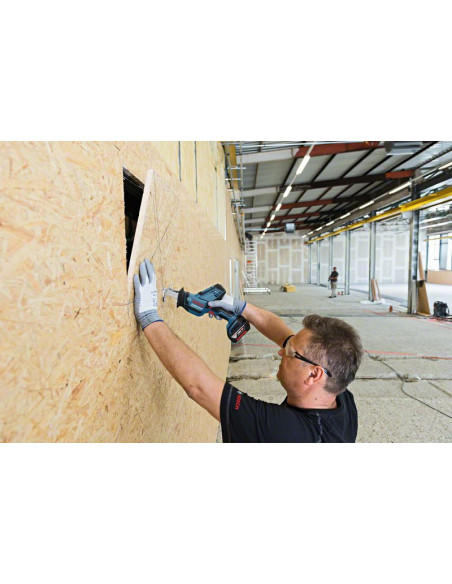 Sierra sable de batería BOSCH GSA 18.0 V-LI C (Sin batería ni cargador)