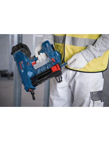 BOSCH 06019L7001 Clavadora para hormigón a...