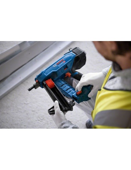 BOSCH 06019L7001 Clavadora para hormigón a batería GNB 18V-38 Professional (NO INCLUYE BATERÍA NI CARGADOR)