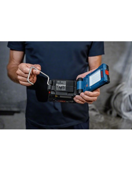 Linterna a batería GLI 18V-800 Professional (Sin batería ni cargador, en caja de cartón)