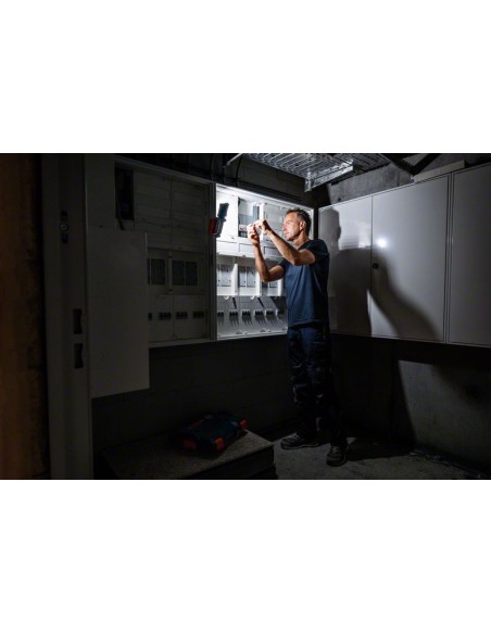 Linterna a batería GLI 18V-800 Professional (Sin batería ni cargador, en caja de cartón)