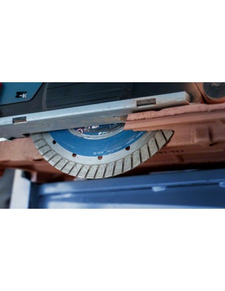 BOSCH 2608901598 Disco de corte con diamante EXPERT MultiMaterial (Ø230 x 22,23 x 2,4 x 15 mm)