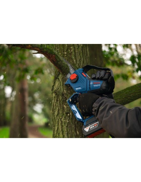 BOSCH 06008D7000 Sierra de poda a batería GKE 18V-15 (NO INCLUYE BATERÍA NI CARGADOR)