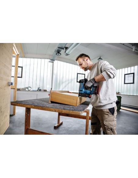 BOSCH 0601482701 Clavadora a batería GNH 18V-35 Professional (NO INCLUYE BATERÍA NI CARGADOR)